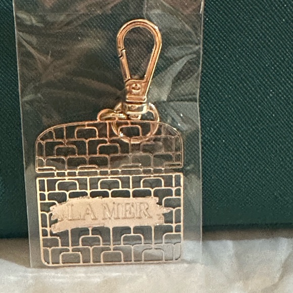 La Mer The Bag Charm Keychain Keyring Key Chain NEW - Picture 5 of 7
